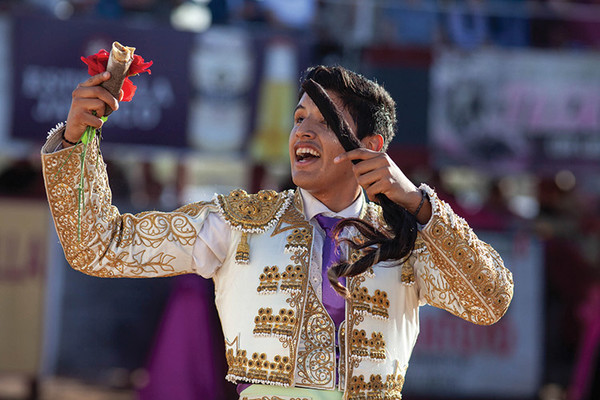 20200212 bloodless bullfight01076