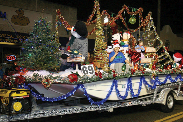 20221221 Weslaco Mid Valley Lighted Parade VGI 9835 web