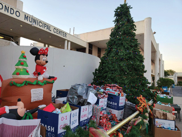 20221221 River Ranch Delivers Toys 31940 web