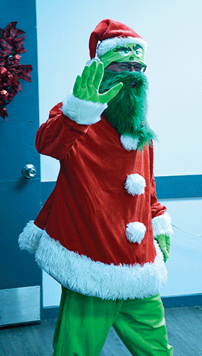 aa Elks The Grinch Waves web