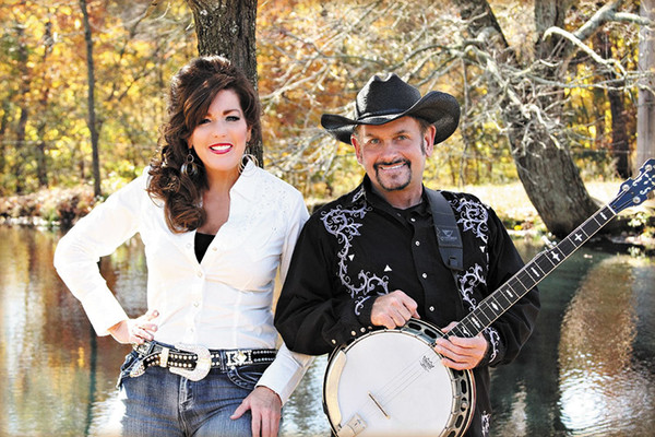 2020122 Dave Daphne promo pic