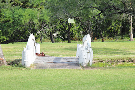 golf village executive 8675