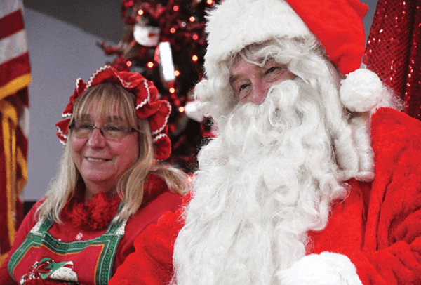 aa Elks Three santas. One suit web