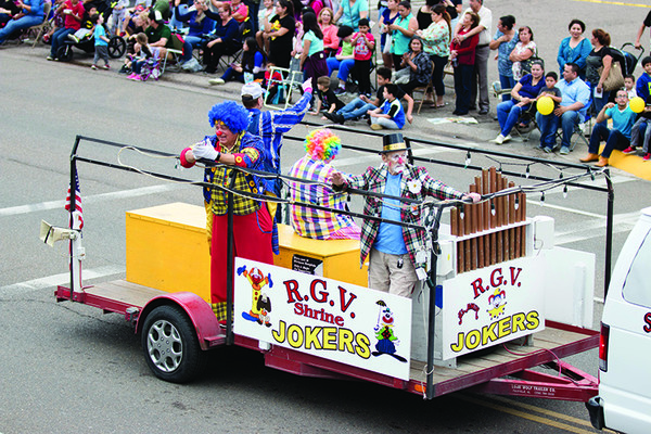 20191226 TCF Citrus Fiesta Parade GU IMG 4690
